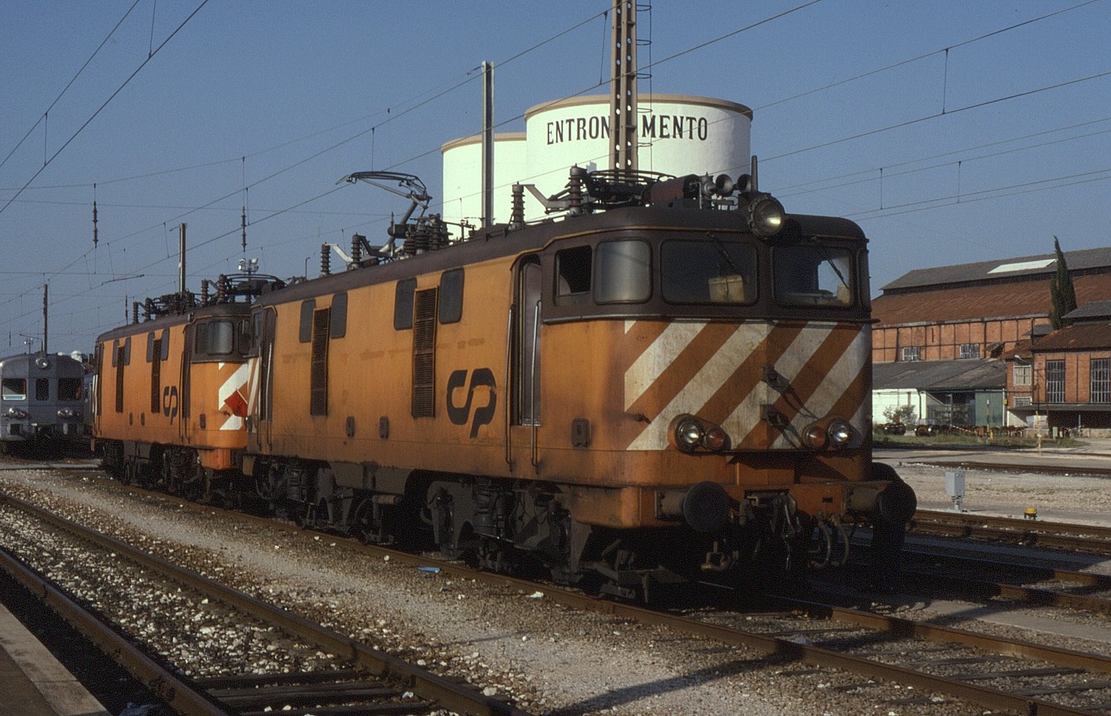Locomotive 2526 by the water towers, 1999