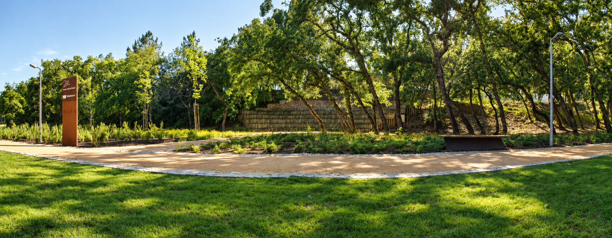 A panorama of Parque Verde do Bonito, with the amphitheatre in the centre.